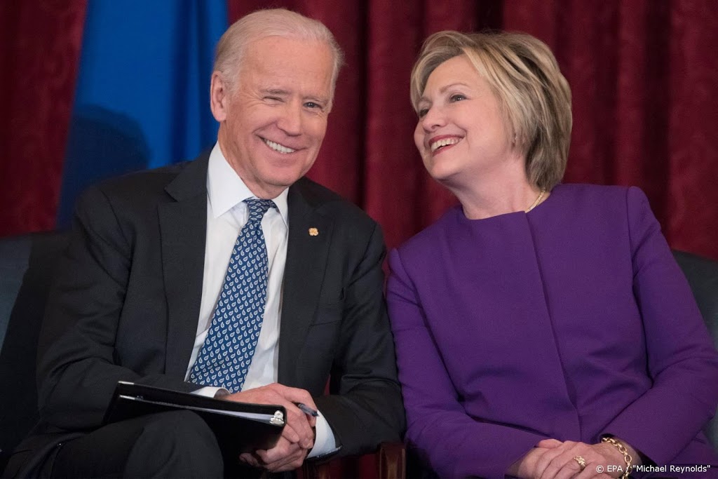 Hillary Clinton schaart zich achter Biden als presidentskandidaat