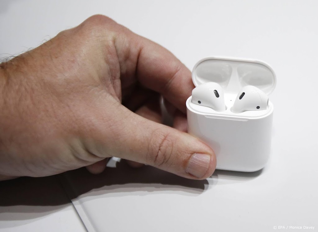 'Apple schroeft productie van AirPods flink terug'
