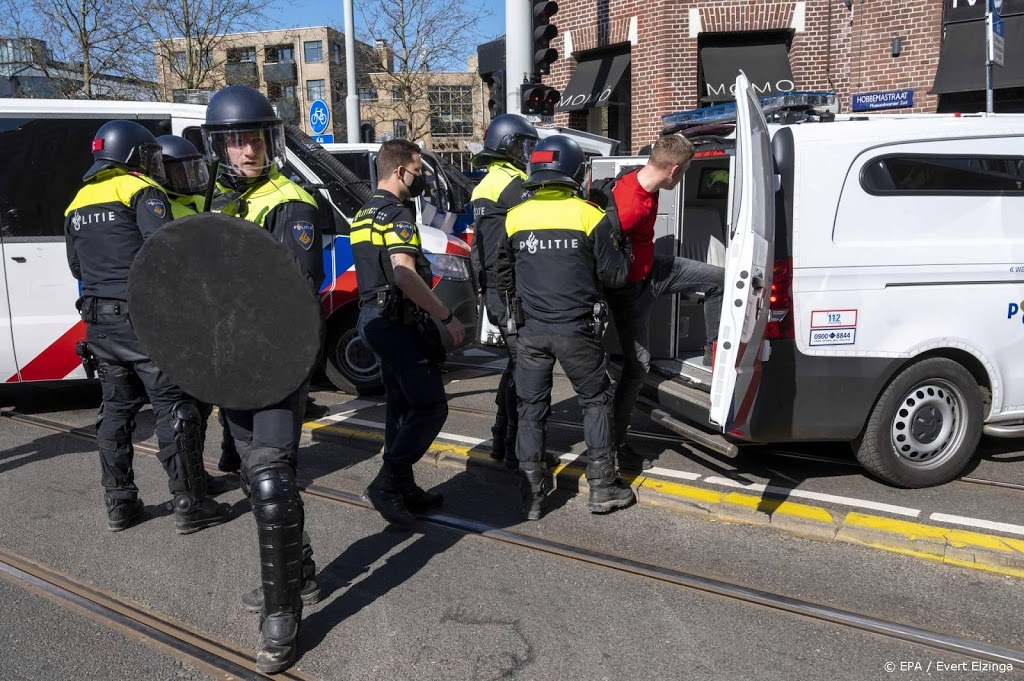 'Op Koningsdag de helft minder aanhoudingen in Amsterdam'