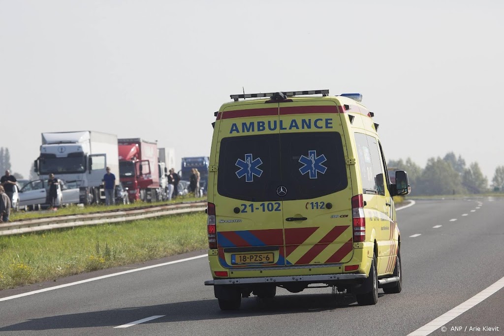 Persoon overleden door verkeersongeluk bij Nieuwerkerk