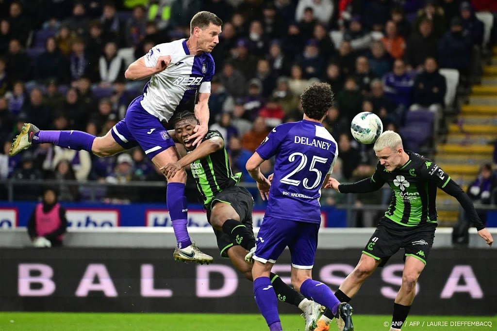 Anderlecht laat punten liggen bij Cercle, Club Brugge sluit aan