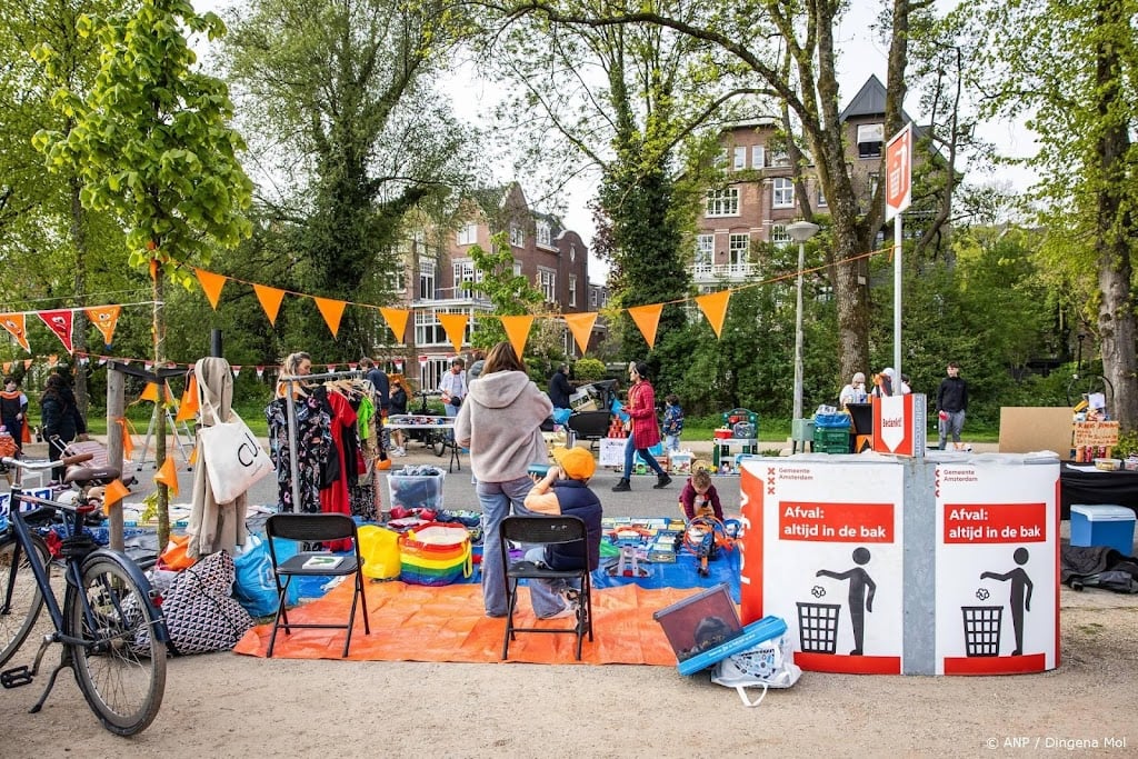 Amsterdam zamelde al 3540 kuub afval in na Koningsdag