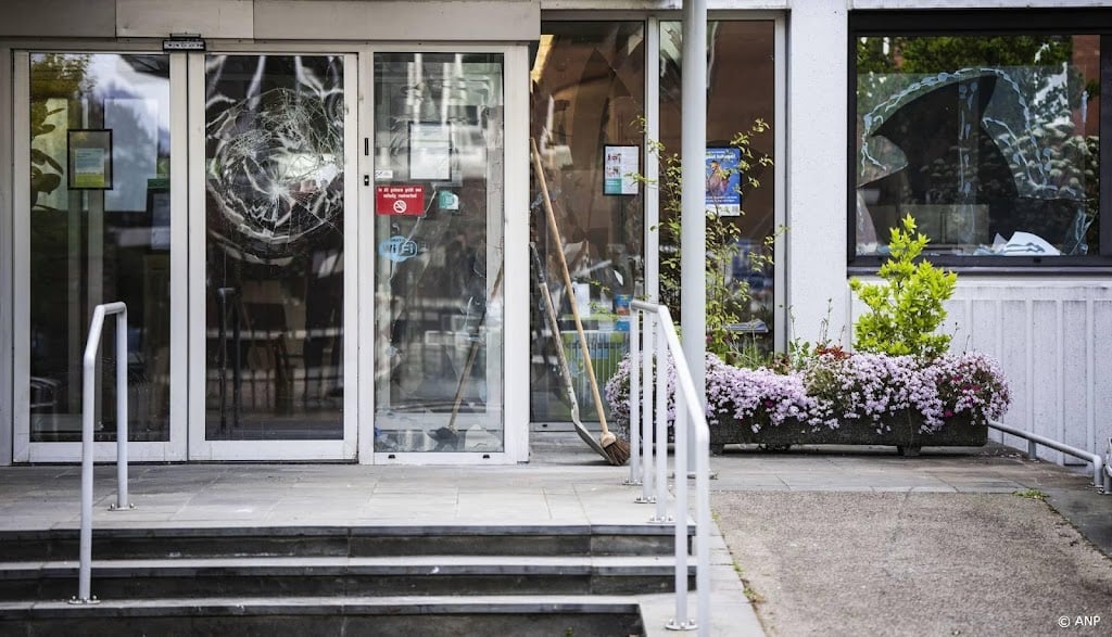 Politie: vijftig man betrokken bij vernieling in Loosdrecht