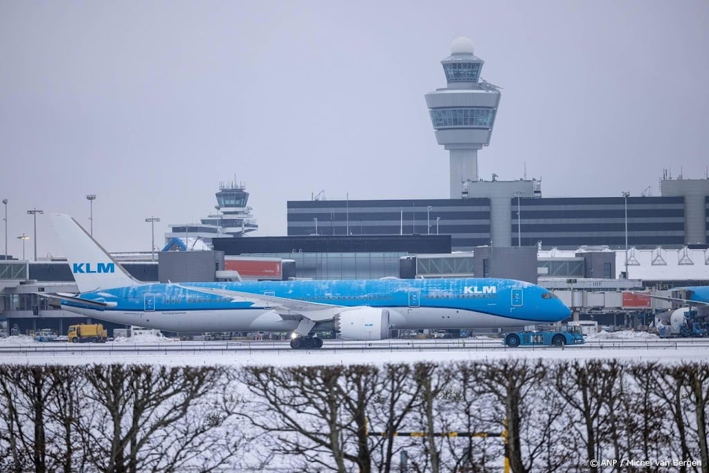 Schiphol en KLM nemen extra maatregelen na problemen winterweer