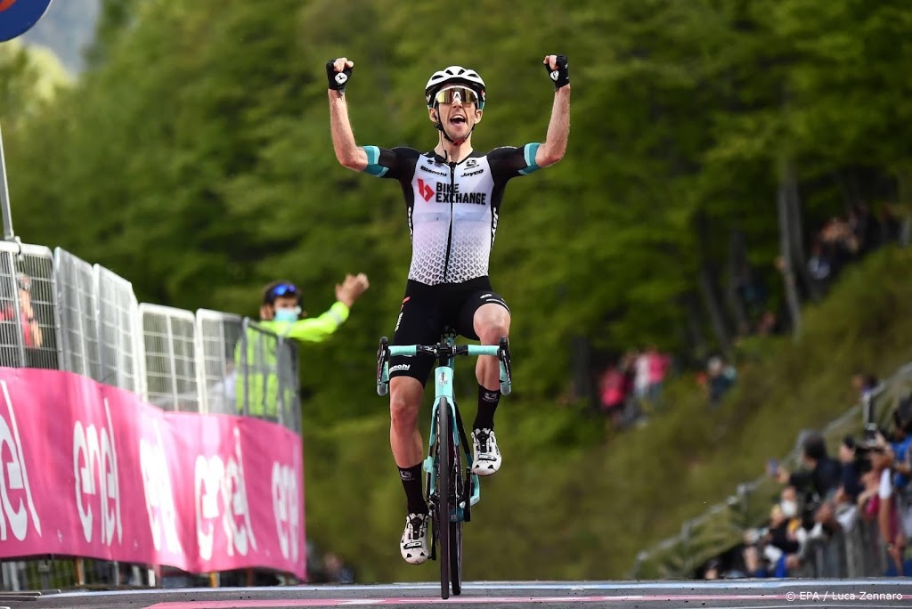 Yates wint bergetappe Giro, maar loopt weinig in op leider Bernal