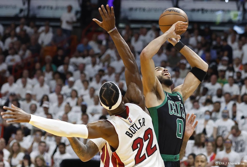 Basketballer Butler houdt Miami Heat in de race voor NBA-finale