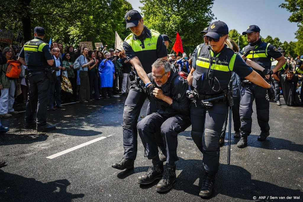 Politiebonden: niet vervolgen activisten A12 frustreert politie