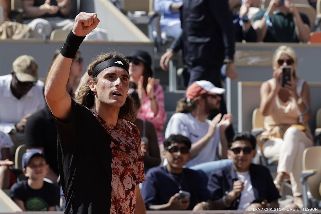 Outsider Tsitsipas met moeite verder in Parijs