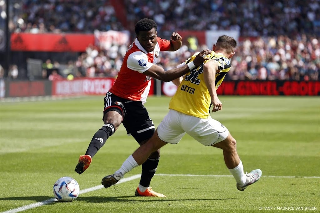 Feyenoord lijdt tegen Vitesse tweede nederlaag in Eredivisie