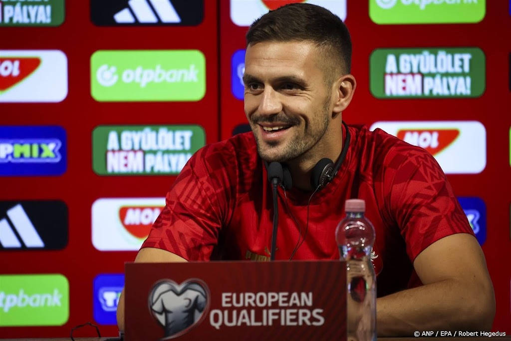 Servië met oud-Ajacied Tadic naar EK voetbal