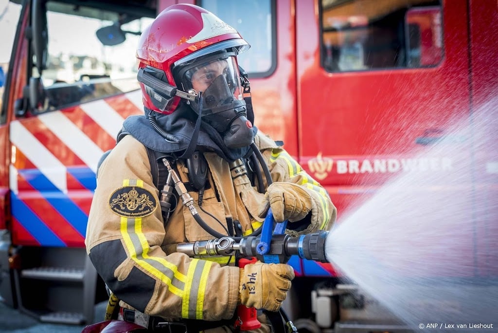 Vier mensen naar ziekenhuis na woningbrand in Hellevoetsluis
