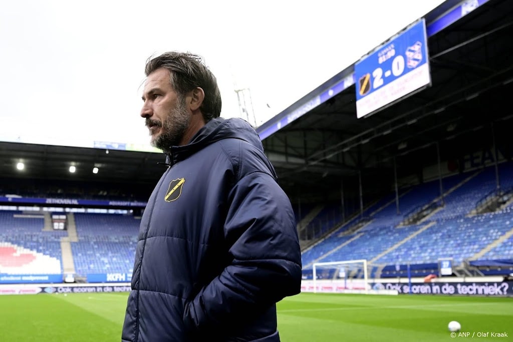 NAC Breda gaat na degradatie door met Belgische trainer Hoefkens