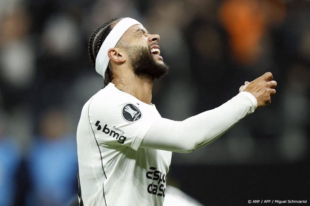 Oranje-spits Depay verliest als basisspeler met Corinthians