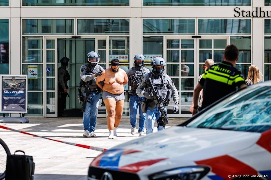 Man aangehouden om verdachte situatie stadhuis Den Haag 