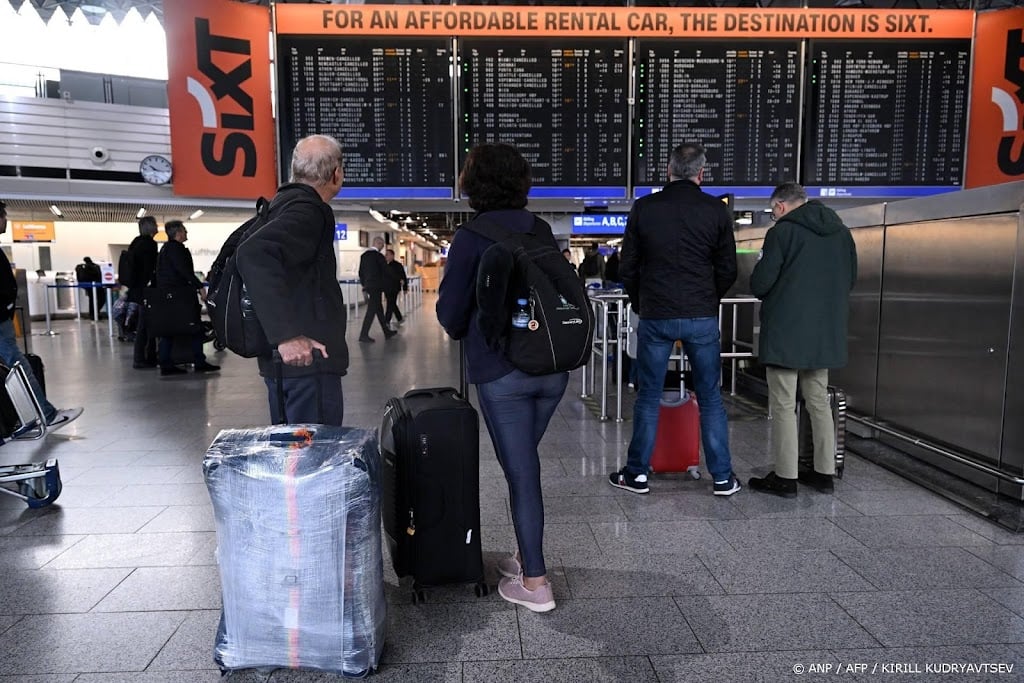 IATA: wereldwijd minder vliegpassagiers door oorlog Midden-Oosten