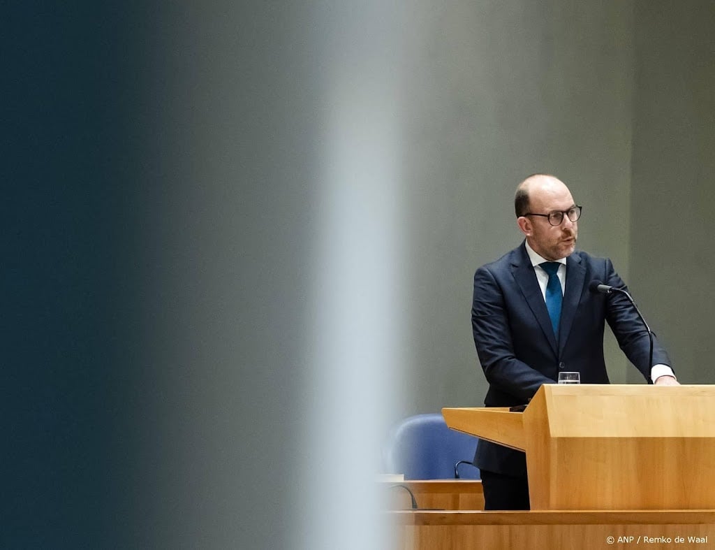 Van den Brink versoepelt asielbeleid voor Afghaanse vrouwen
