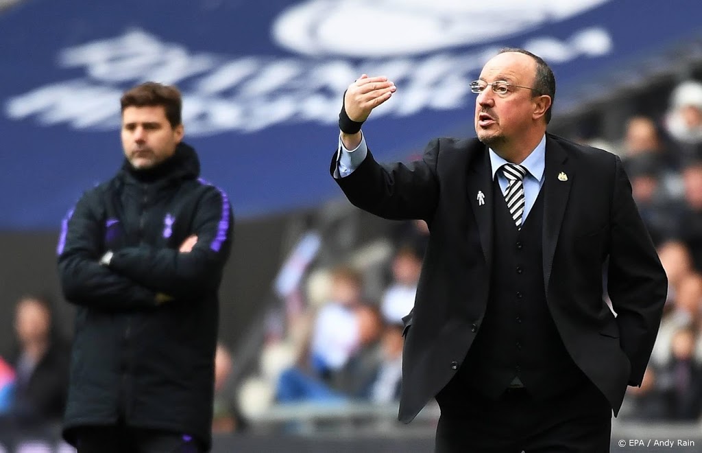 Beoogde Everton-trainer Benítez bedreigd met tekst op spandoek 
