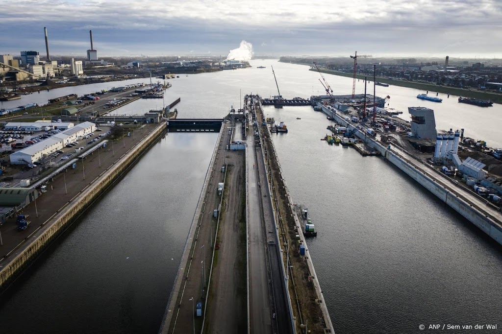 Zeesluis IJmuiden deze zomer af