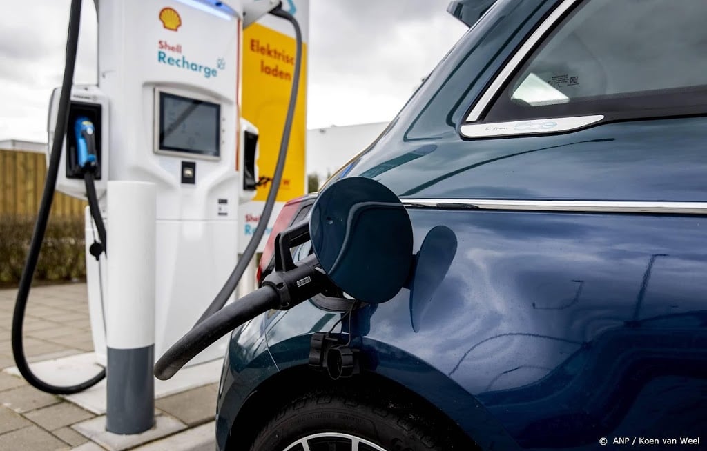 ‘Nederland EU-koploper oplaadstations elektrische auto’s’