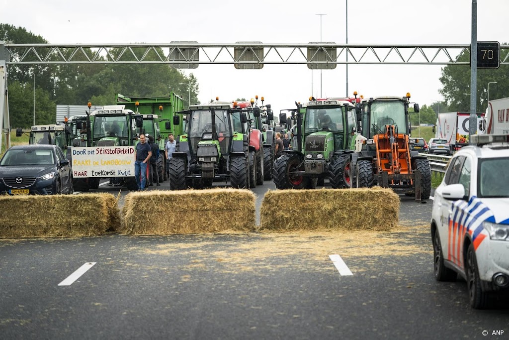 Meerdere boerenacties op en bij snelwegen en richting Den Haag