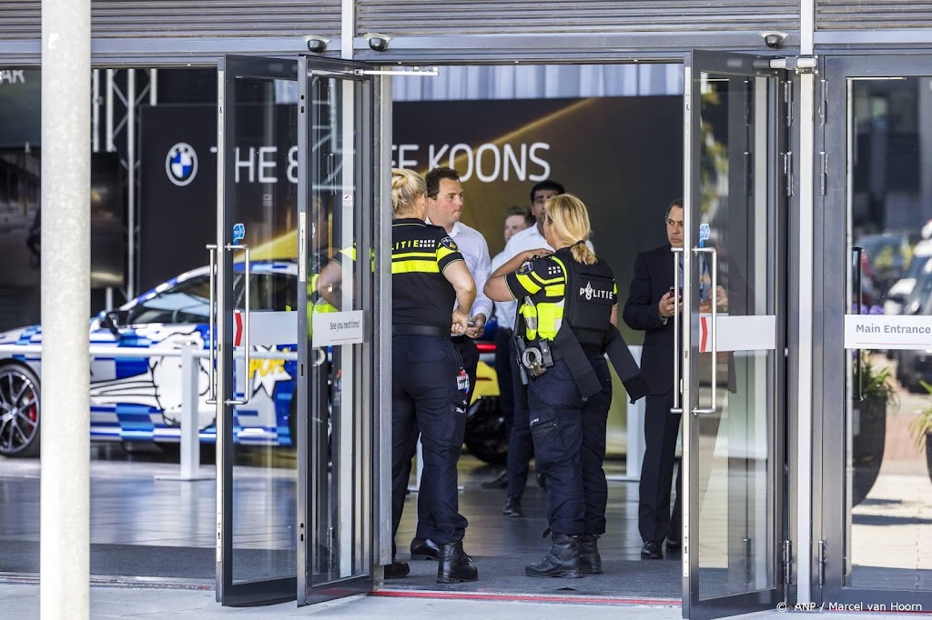 Twee aanhoudingen na gewapende overval TEFAF