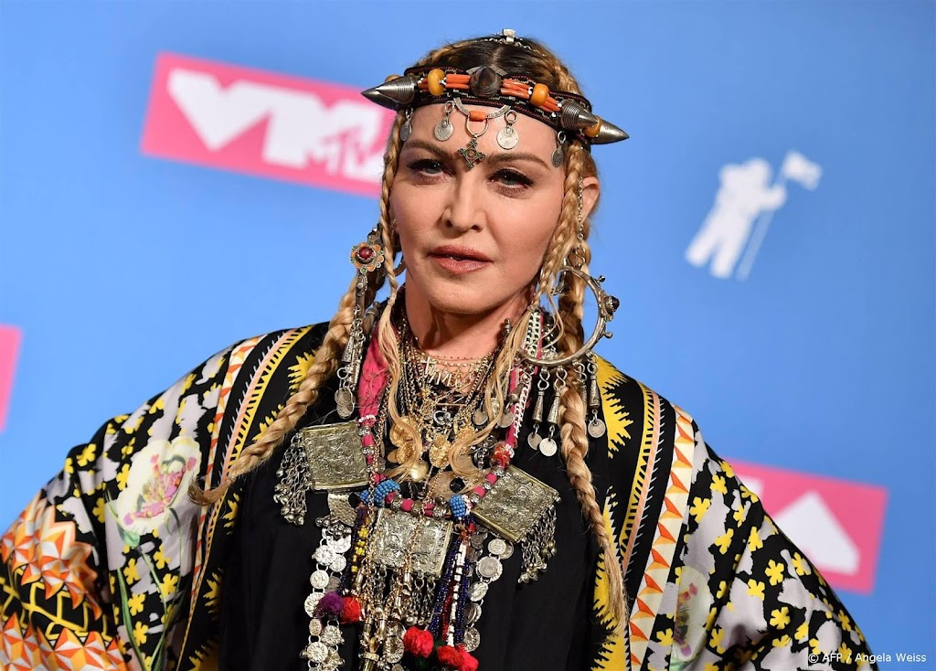 Madonna stelt tournee voorlopig uit vanwege bacteriële infectie