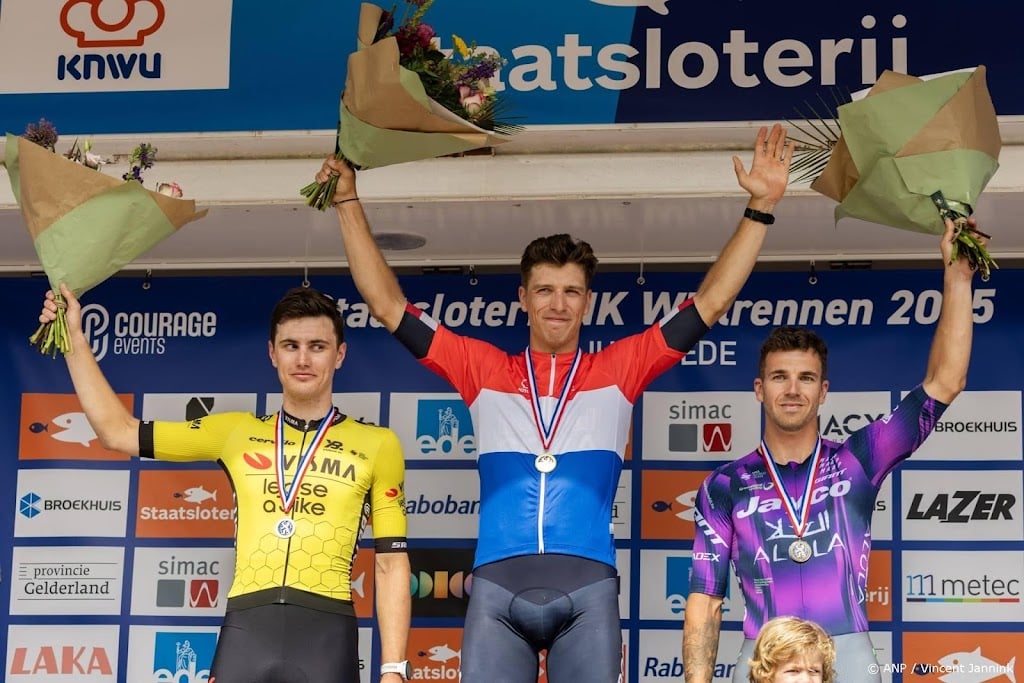 Van Poppel sprint naar titel bij NK, Kooij opnieuw tweede