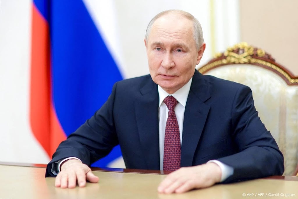 Poetin zegt dat Rusland een moeilijke tijd doormaakt