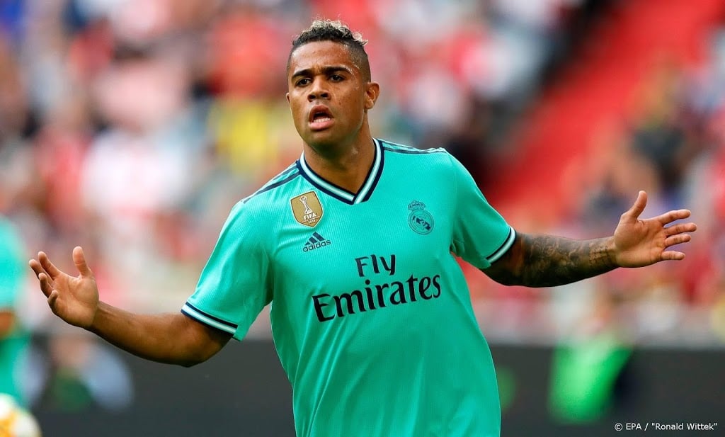 Voetballer Mariano van Real Madrid besmet met corona