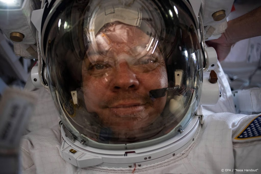Astronaut bijna terug uit ruimte, zijn vrouw gaat volgend jaar