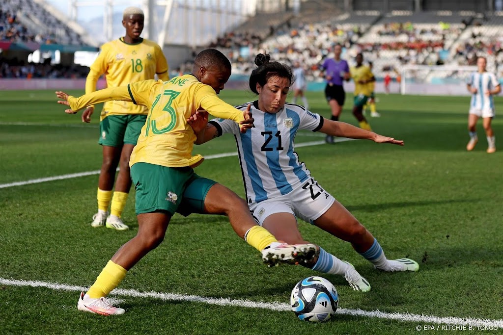 Voetbalsters Zuid-Afrika spelen gelijk tegen Argentinië