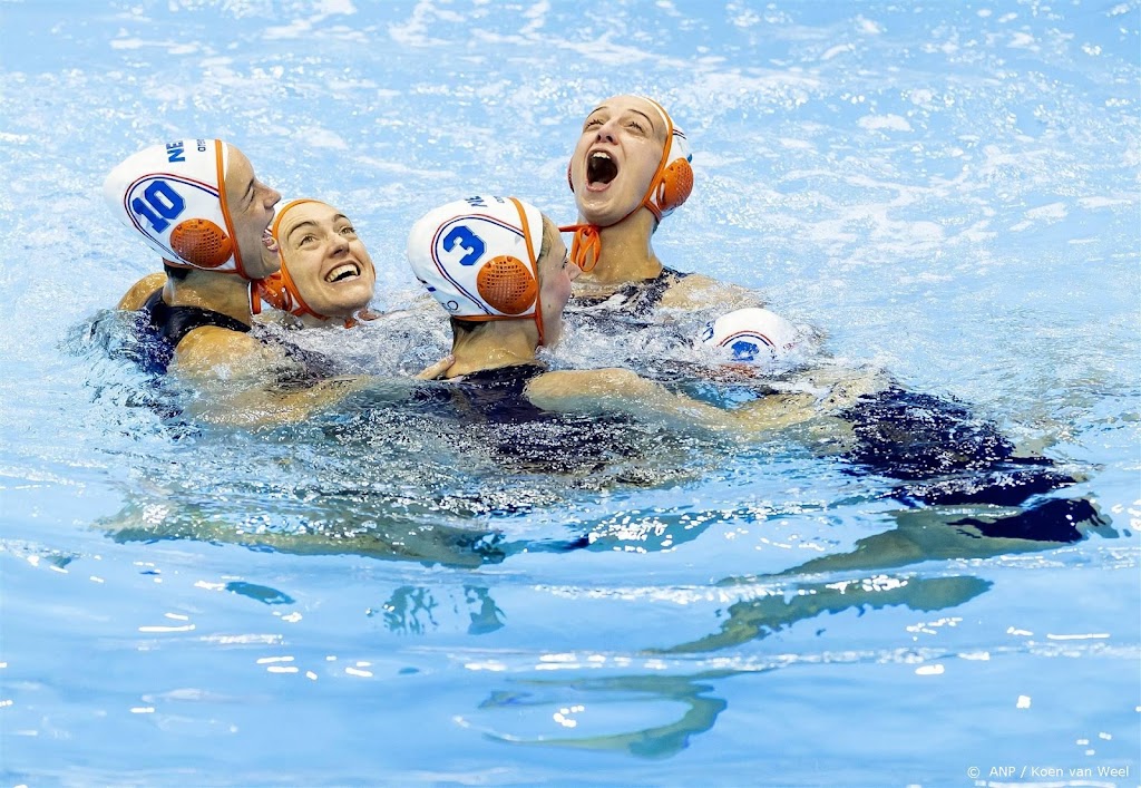 Waterpolosters veroveren voor het eerst sinds 1991 de wereldtitel