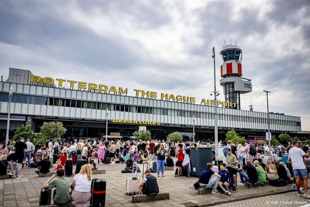 Lange bagagewachttijden door personeelstekort Rotterdam Airport