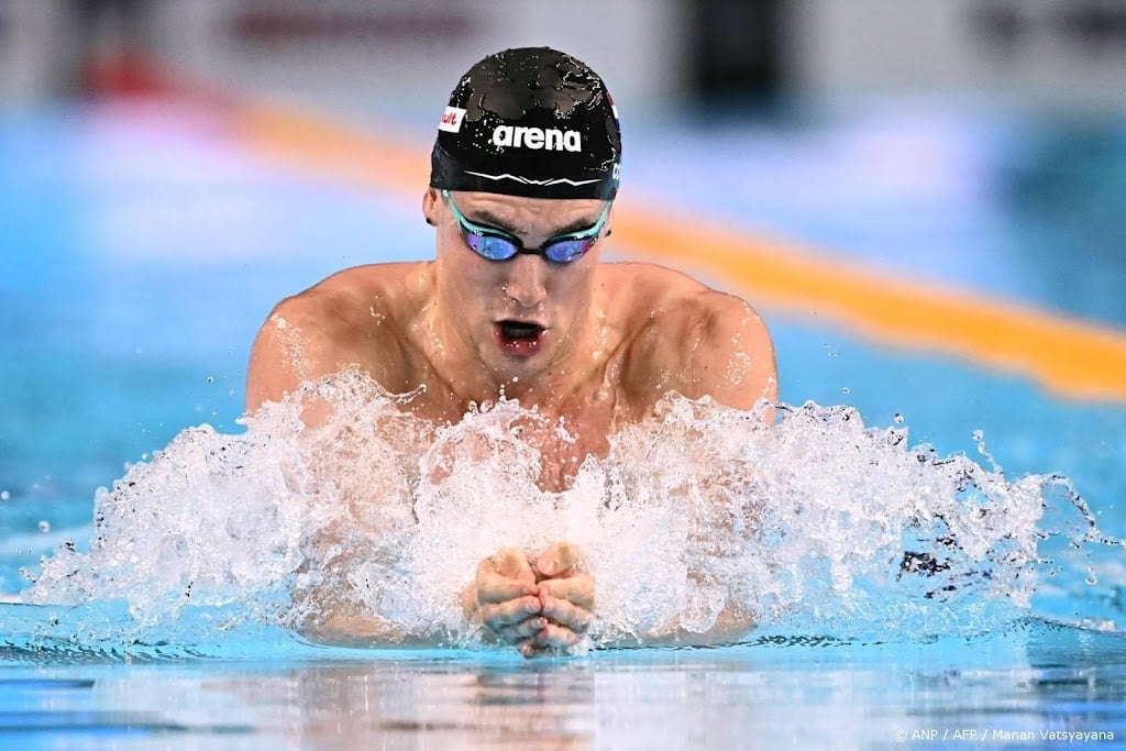 Zwemmer Corbeau net naast WK-podium op 100 meter schoolslag