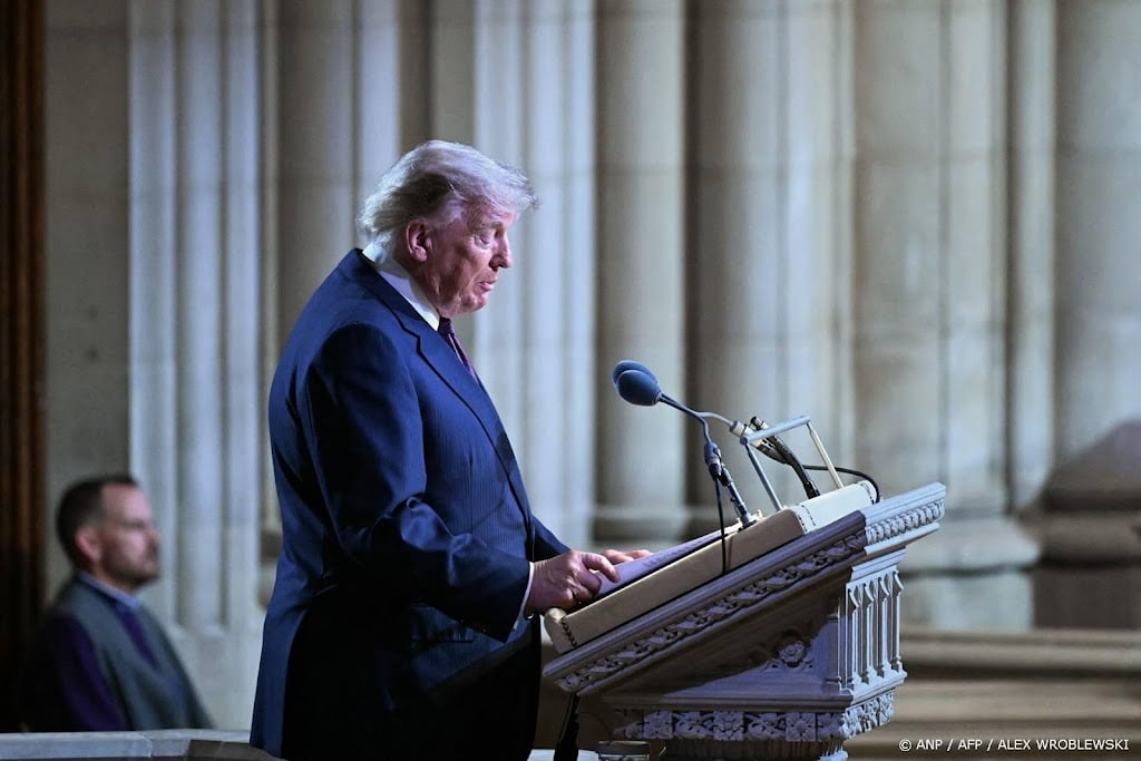 Trump prijst Graham bij herdenkingsbijeenkomst als 'legende'