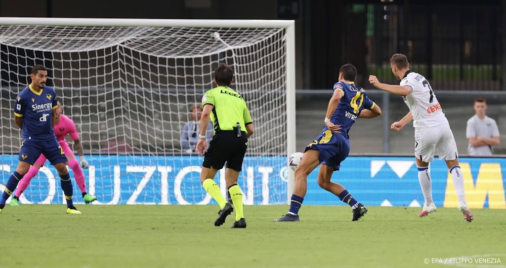 Koopmeiners helpt Atalanta met afstandsschot aan zege