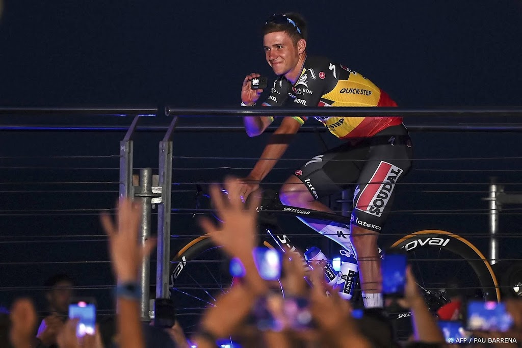 Wielrenner Evenepoel leider in Ronde van Spanje na etappewinst