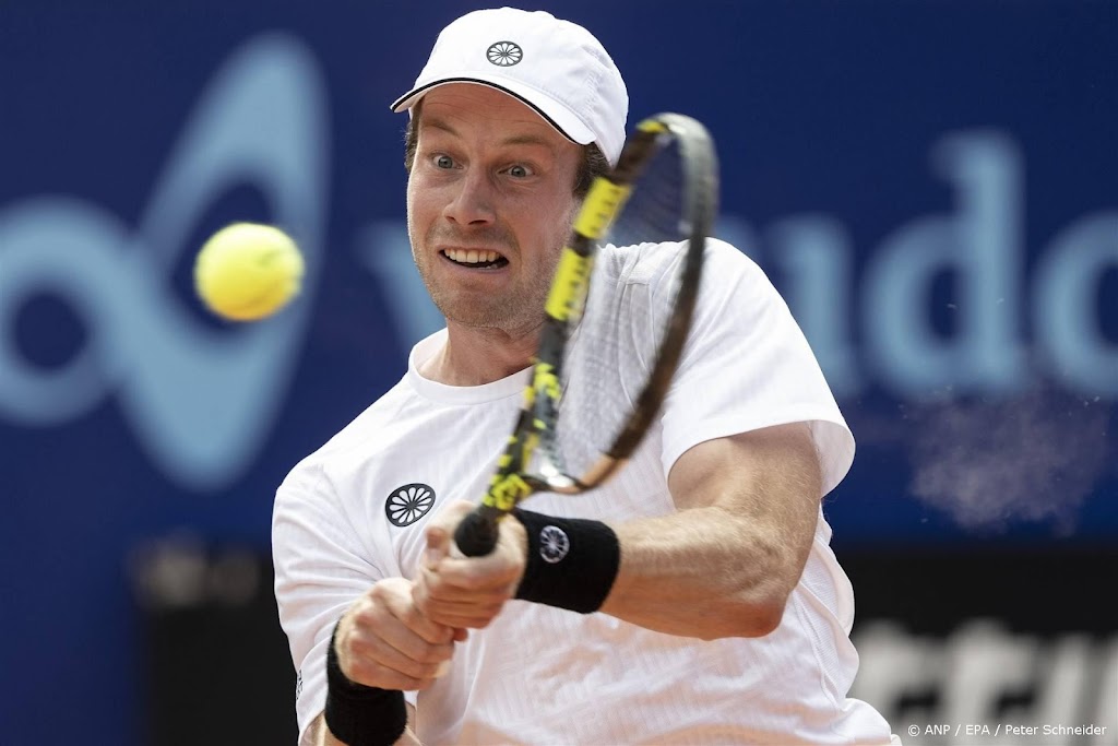 Van de Zandschulp klopt Shapovalov en bereikt tweede ronde US Open