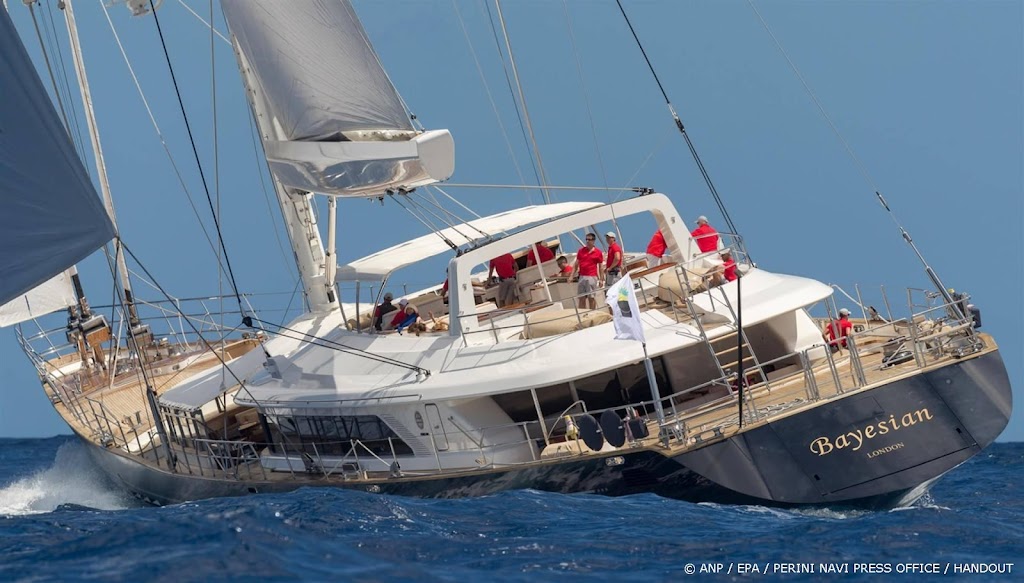 Onderzoek naar meer overlevende crewleden gezonken superjacht