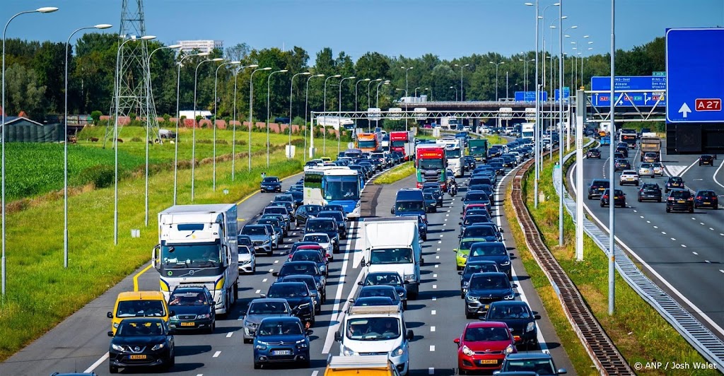Rijkswaterstaat: mijd vrijdag 'massaal' wegen in regio Utrecht