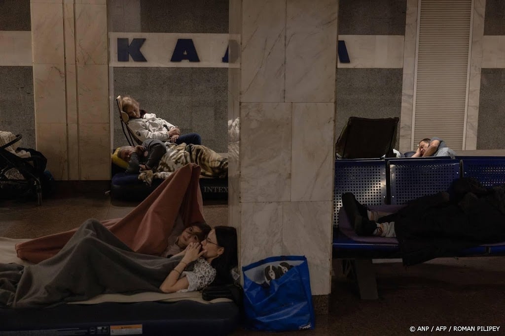 Zeker drie doden bij massale Russische aanvallen op Kyiv