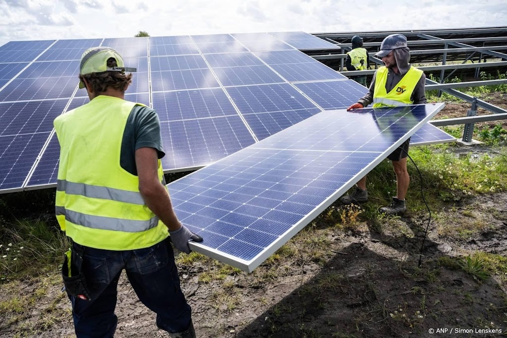 LVNL verwacht vooralsnog weinig hinder van reflectie zonnepanelen