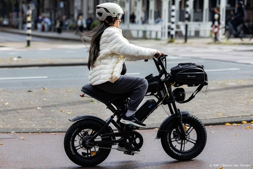 Kabinet wil helmplicht tot 18 jaar op elektrische fiets