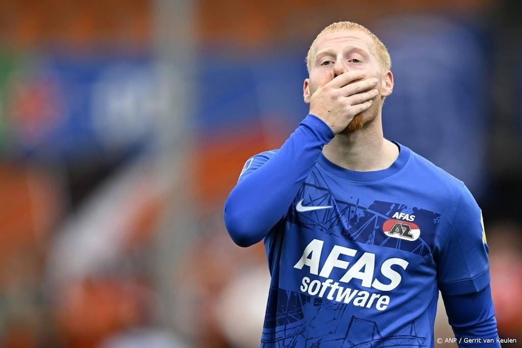 Meerdink vervangt geblesseerde Parrott bij AZ 