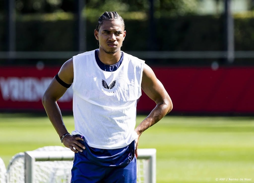 Feyenoord verhuurt Stengs aan Pisa