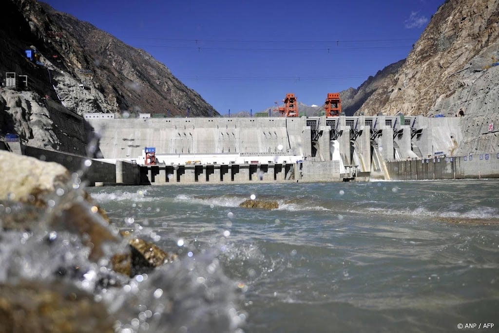 Dam in Tibet gebarsten, oproep om veiligheid op te zoeken