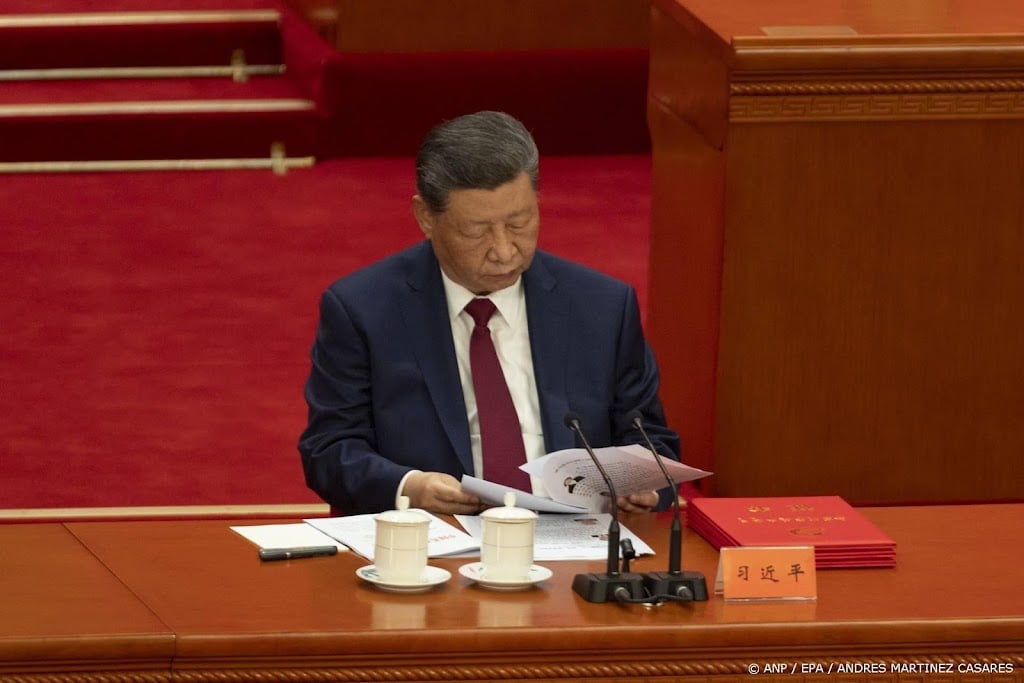 Chinese leider leidt overleg over overstromingsramp