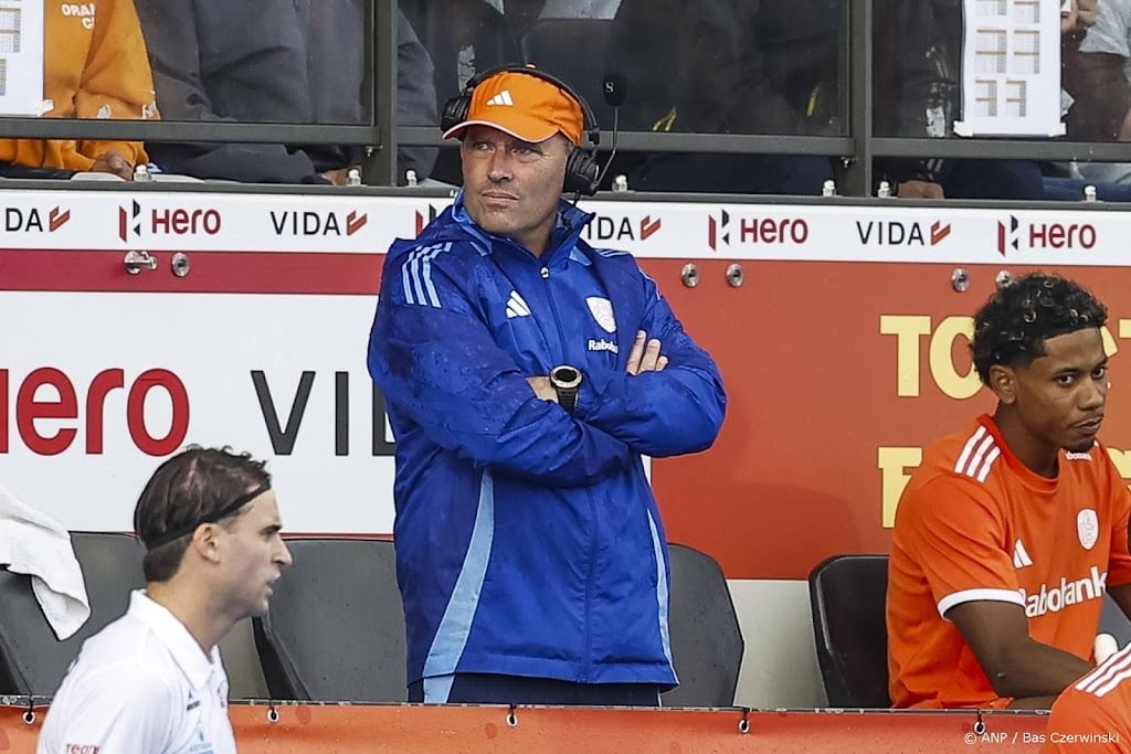 Bondscoach Delmee zag hockeyers terecht verliezen van Spanje