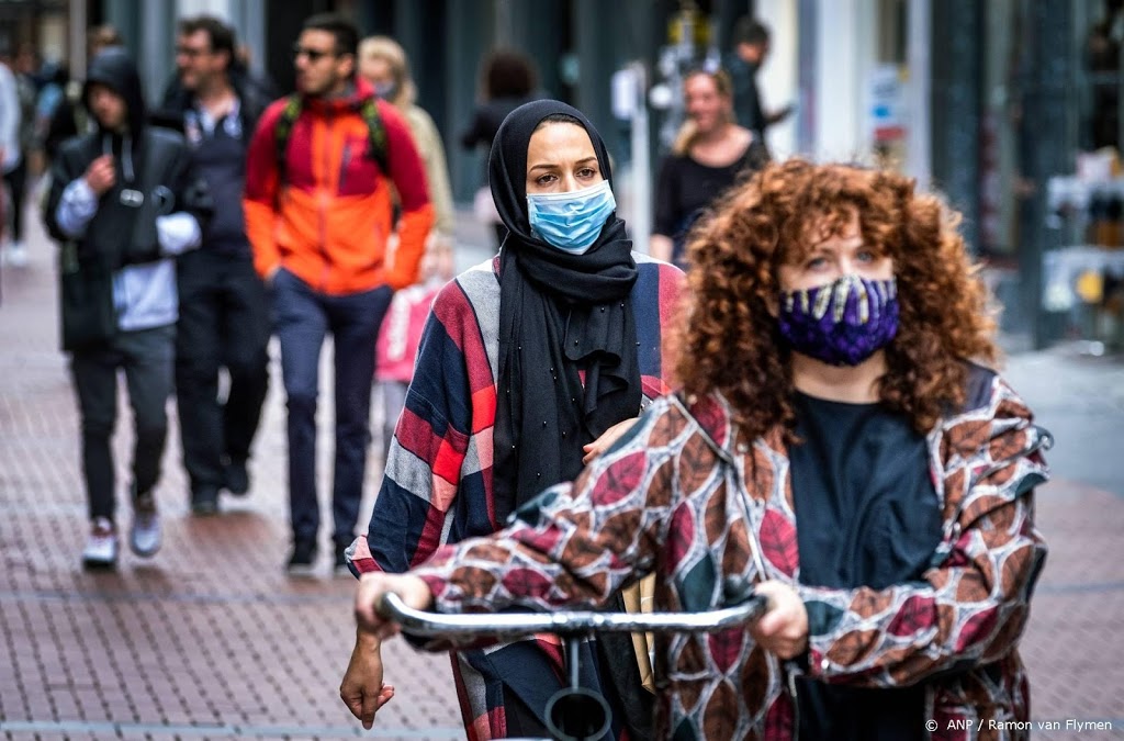 Mondkapjes en gezichtsmaskers aan de orde bij burgemeesters