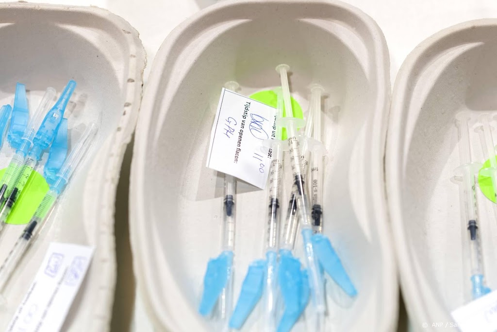 Duizenden zorgmedewerkers New York vlak voor deadline ingeënt
